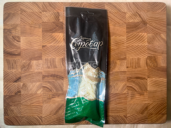 Сыр 100 гр ГОРНЫЙ СЫРОВАР (Косичка с укропом и чесноком) в Барнауле