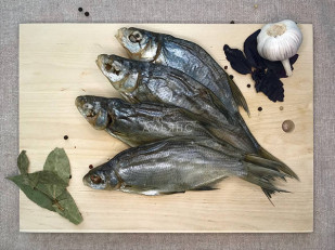 Джерки говяжьи со вкусом чеснока 45 гр.: Густера вяленая